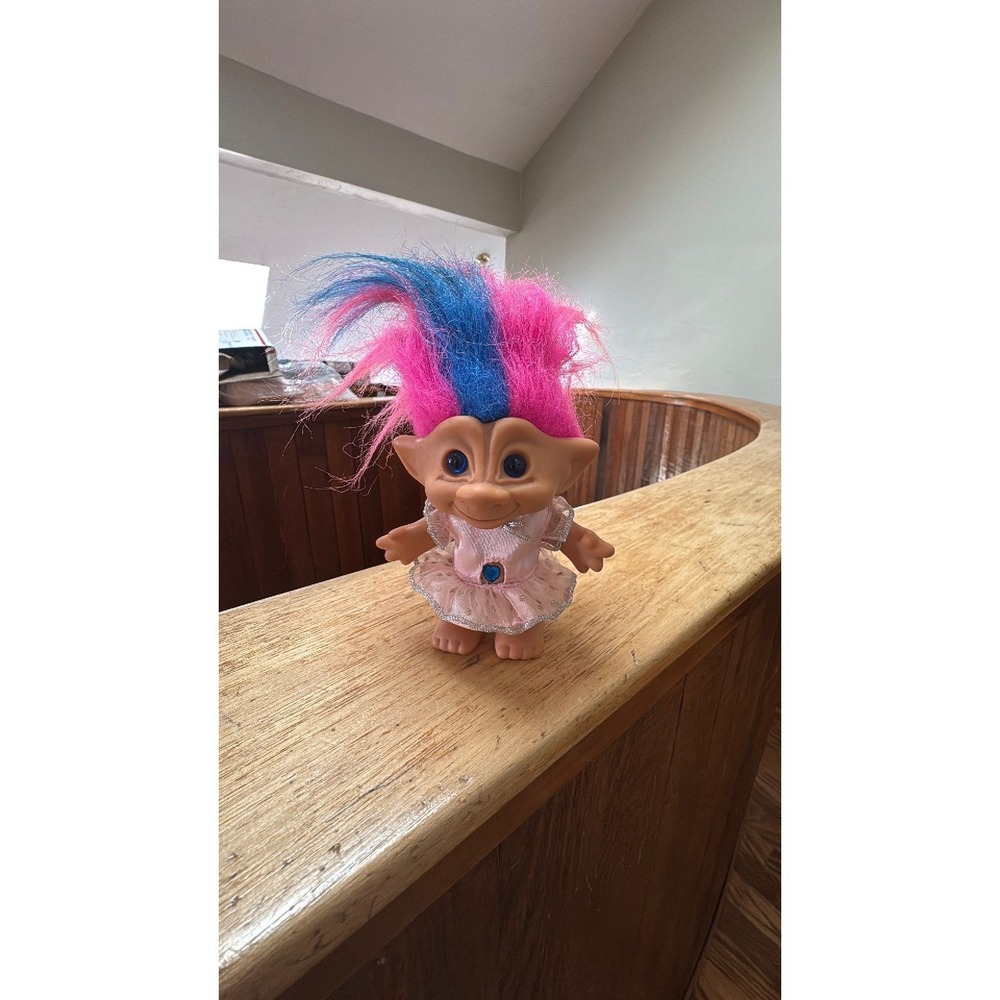 Vintage 1998 Ace Novelty Treasure Trolls doll Tish pink & purple hair jewel